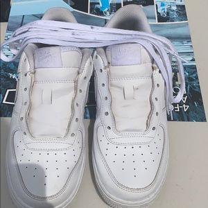 White Nike Air Force 1 Low Size 6.5